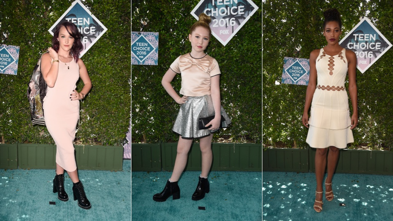 Illustration for article titled A Vast Range of Going-Out Looks on the (RIGGED??!!) Teen Choice Awards Red Carpet